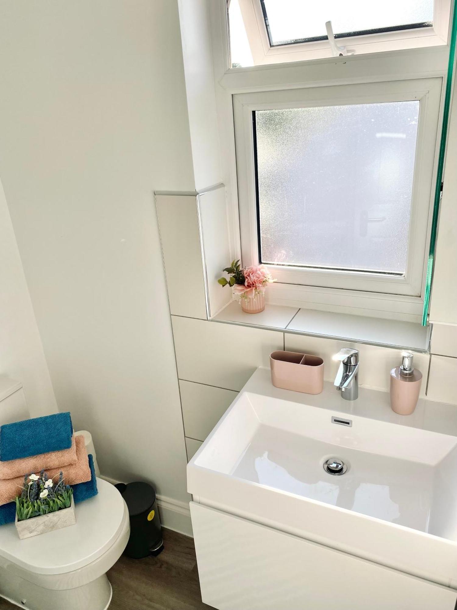 Bright Studio Loft 30Min To Central לונדון מראה חיצוני תמונה